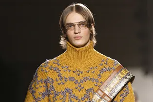 «Рабочий» шик и акцент на плечи: главные тренды Недели мужской моды в Париже