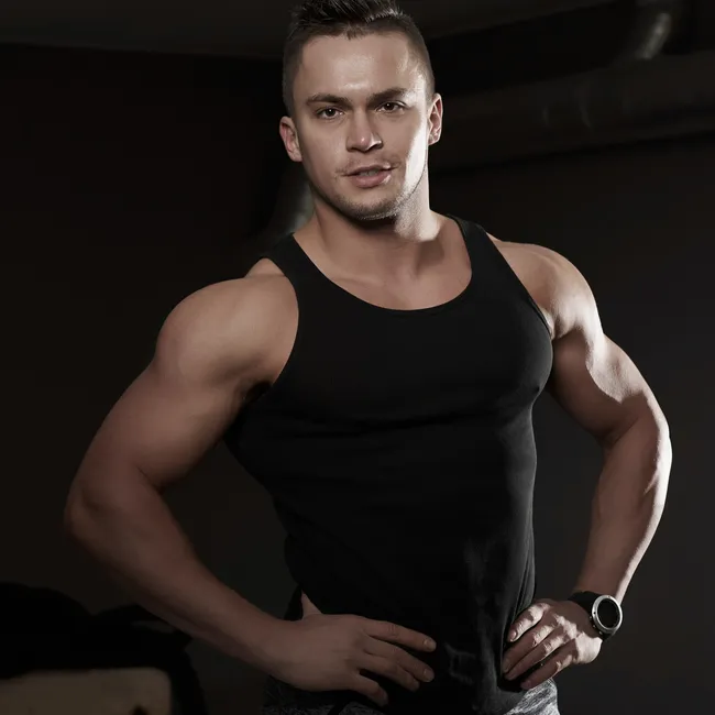 Как убрать жир с живота к Новому году: 5 упражнений, которые заменят надоевшие скручивания