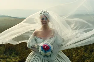 За что ненавидят новый «Грозовой перевал» — и почему вы все равно должны его увидеть За что ненавидят новый «Грозовой перевал» — и почему вы все равно должны его увидеть