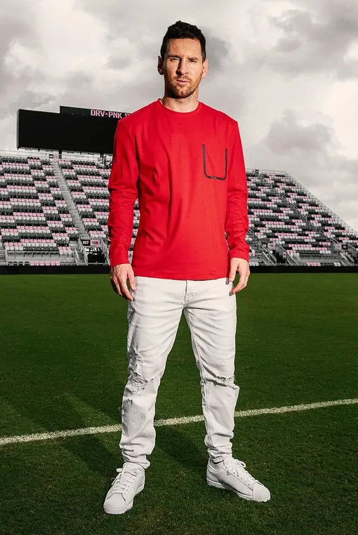 Лионель Месси в одежде собственного бренда The Messi Store Лионель Месси в одежде собственного бренда The Messi Store