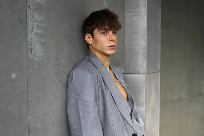 «Мой внутренний баланс заключается в дисциплине»: Глеб Калюжный о новых вызовах, выгорании и любимых режиссерах