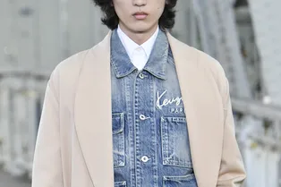 С чем носить базовую рубашку: модные сочетания, которые легко повторить