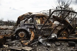 Просчитался, но где: мужчина сжег свой Porsche ради страховки, но ничего не знал о скрытой камере Просчитался, но где: мужчина сжег свой Porsche ради страховки, но ничего не знал о скрытой камере