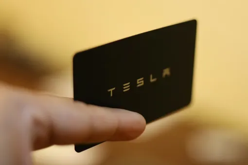Илон Маск купил акции Tesla на миллиард долларов: станет ли компания самой дорогой в истории?
