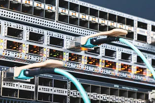 Блокировать станут сильнее: в разработчика систем блокировки Рунета вложили 10 млрд рублей Блокировать станут сильнее: в разработчика систем блокировки Рунета вложили 10 млрд рублей