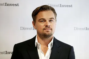 Леонардо Ди Каприо прыгнул в замерзшее озеро, чтобы спасти собаку Леонардо Ди Каприо прыгнул в замерзшее озеро, чтобы спасти собаку