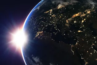 Аномальное тепло и мощнейшая магнитная буря: прогноз погоды в Москве на 12 ноября