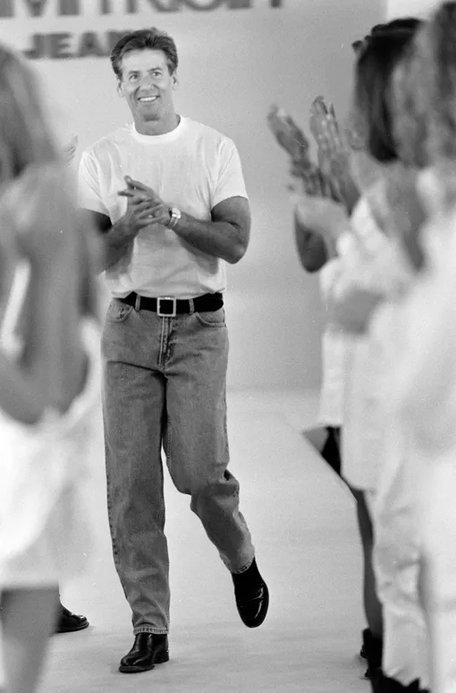 Модельер Кельвин Кляйн на показе своей первой полностью джинсовой коллекции в 1992 году