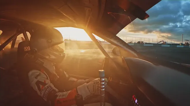 Нажми и смотри