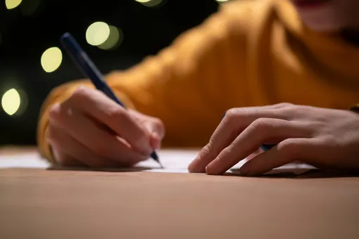 Искусственный интеллект лишил работы тысячи людей в Кении: раньше они писали студенческие работы на заказ Искусственный интеллект лишил работы тысячи людей в Кении: раньше они писали студенческие работы на заказ