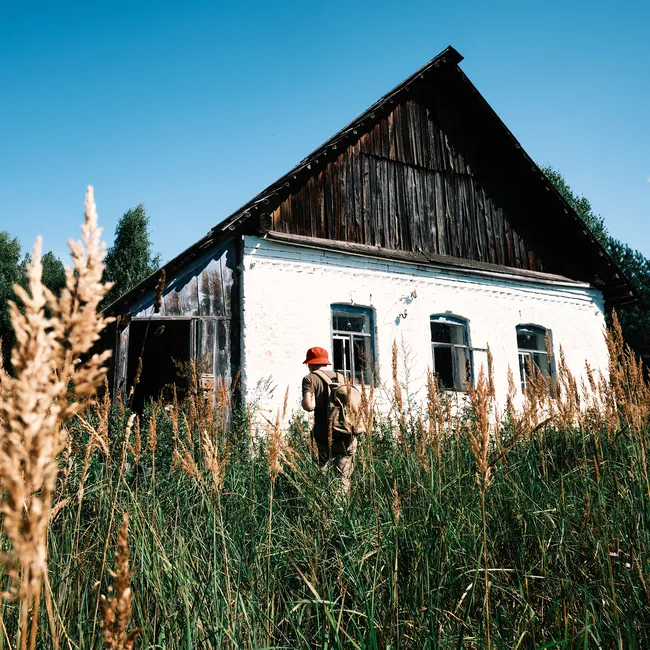 Побег из мегаполиса: зачем россияне скупают старые дома в деревнях?