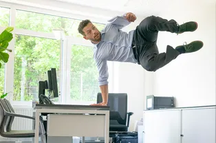 Как справиться со стрессом за 5 минут, не отходя от рабочего места