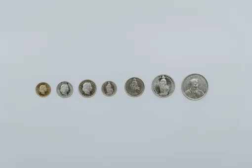 Старые монеты или редкие книги? Каким антиквариатом интересуются мужчины Старые монеты или редкие книги? Каким антиквариатом интересуются мужчины