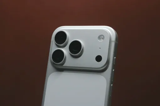 iPhone упал с высоты 30 километров и попал в книгу рекордов Гиннесса. Но почему ронять смартфон все еще плохая идея? iPhone упал с высоты 30 километров и попал в книгу рекордов Гиннесса. Но почему ронять смартфон все еще плохая идея?
