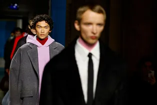 Эта простая вещь — основа самых модных образов осени 2024, и она у вас уже есть Эта простая вещь — основа самых модных образов осени 2024, и она у вас уже есть