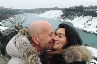 Жена Брюса Уиллиса решила пожертвовать его мозг ученым: «Это важно для науки» Жена Брюса Уиллиса решила пожертвовать его мозг ученым: «Это важно для науки»