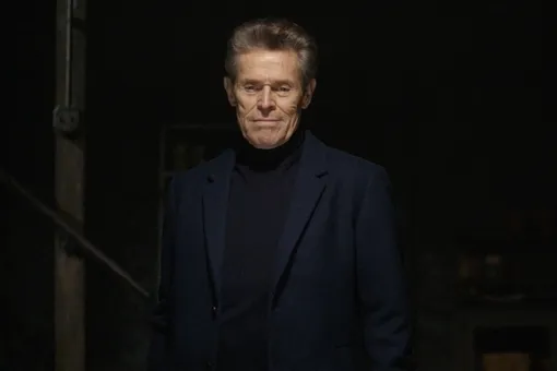 Уиллем Дефо в фильме «Мужчина у меня в подвале» (2025) Уиллем Дефо