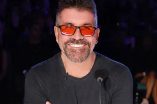 Загадочная история Саймона Коуэлла: 66-летний биохакер утверждает, что стареет в обратном направлении