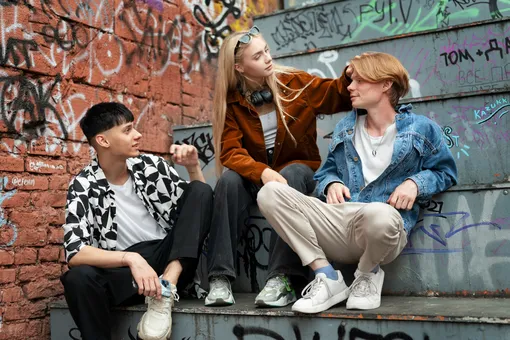 Война поколений вышла на новый уровень: зумеры «отменяют» культовые Nike Air Force 1 — миллениалы в бешенстве Война поколений вышла на новый уровень: зумеры «отменяют» культовые Nike Air Force 1 — миллениалы в бешенстве