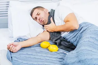 Какие продукты помогают успокоить боль в горле