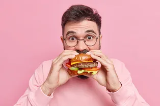 Что будет, если есть фастфуд каждый день: эксперимент американца, который «слопал» 32 тысячи бургеров