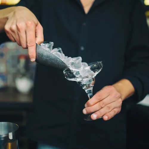 Факты о водке, которых вы, возможно, не знали: почему ее не стоит пить тем, кто следит за фигурой