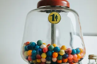 В США изобрели защищающую от COVID-19 жевательную резинку В США изобрели защищающую от COVID-19 жевательную резинку