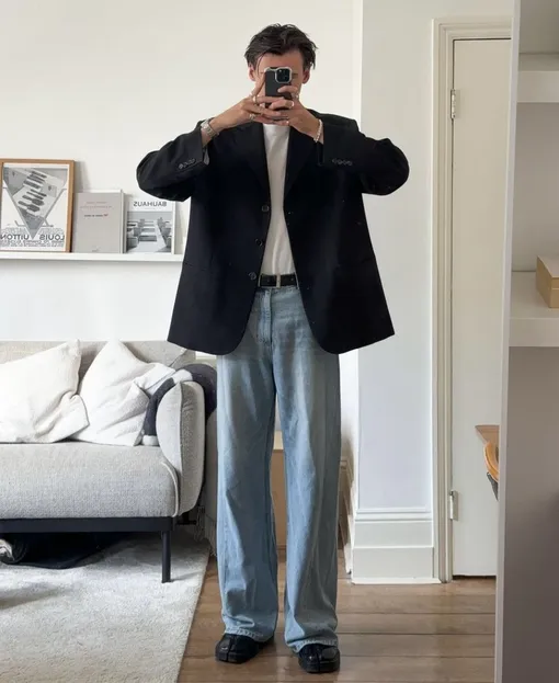 Широкие джинсы