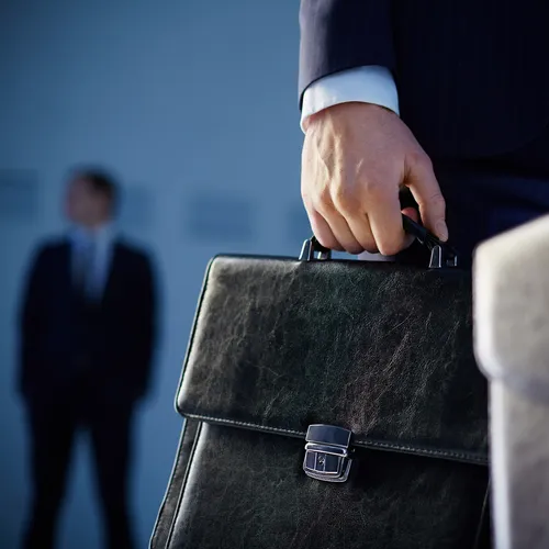 Тревожный сигнал: почему россиян массово переводят на неполную занятость