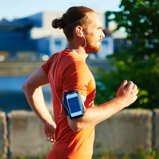 Как пробежать марафон этим летом: самые важные советы по питанию и психологической подготовке