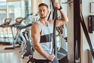 Вы стараетесь в спортзале, но жир никак не уходит? Тренер рассказал, как это исправить