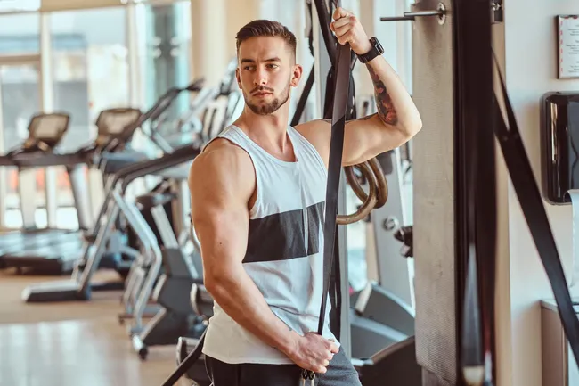 Вы стараетесь в спортзале, но жир никак не уходит? Тренер рассказал, как это исправить