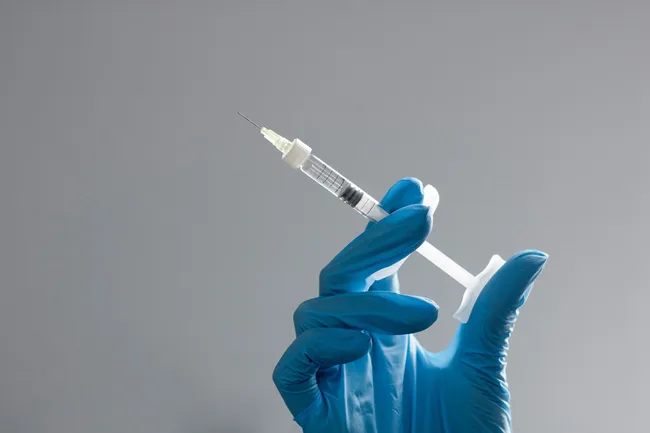 Вакцины от рака будут бесплатными для россиян: правительство планирует включить их в полис ОМС