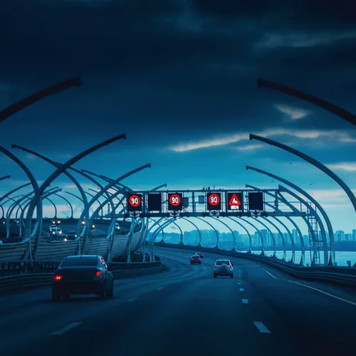 Платные дороги в России опять подорожают? Как водителям сегодня можно сэкономить