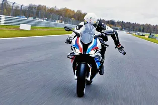 Жесткий тест ударопрочности: сможет ли смартфон выдержать падение на скорости более 200 км/ч