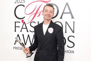 «Правильный человек» для Versace: кто будет выводить знаменитый бренд из стагнации