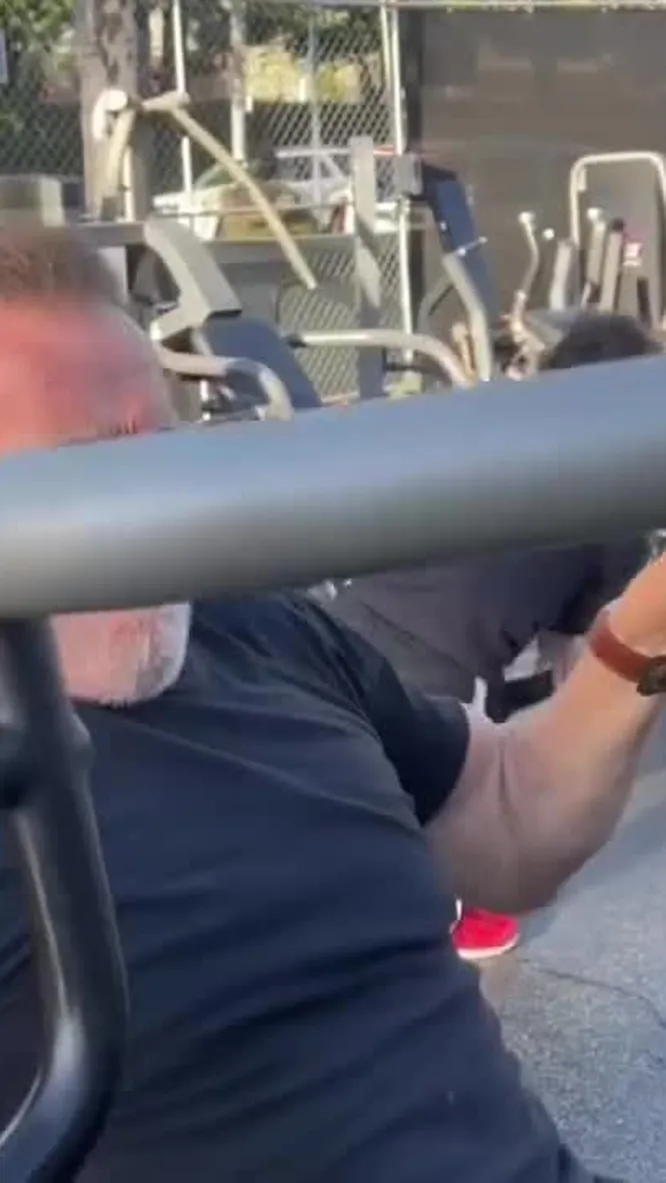 Нажми и смотри