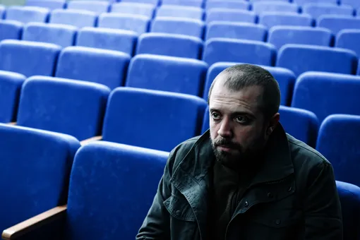 Кадр из сериала «Бар "Один звонок"»