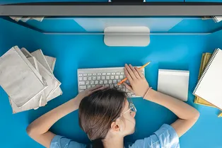 Зумеры рискуют стать самым глупым поколением: тревожное исследование нейробиологов