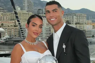 Криштиану Роналду тайно женился на Джорджине Родригес: первые фото уже в Сети Криштиану Роналду тайно женился на Джорджине Родригес: первые фото уже в Сети