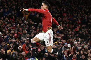 Криштиану Роналду установил очередной мировой рекорд в футболе Криштиану Роналду установил очередной мировой рекорд в футболе