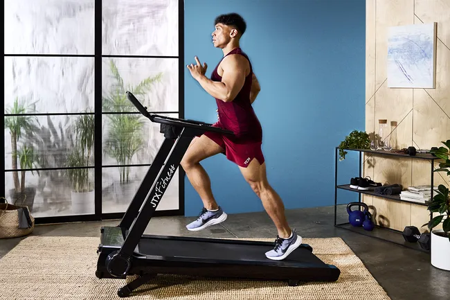 Беговая дорожка или климбер — какой тренажер выбрать, чтобы накачать ягодицы и икры?