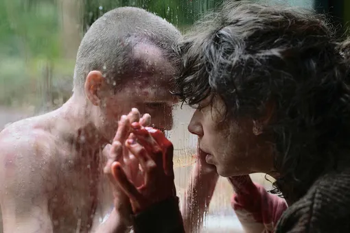 Кадр из фильма «Верни ее из мертвых» (2025) Верни ее из мертвых 2025