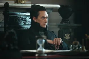 Елена Подкаминская, Юрий Чурсин и Таисья Калинина в дарк-фэнтези «Очарованные»