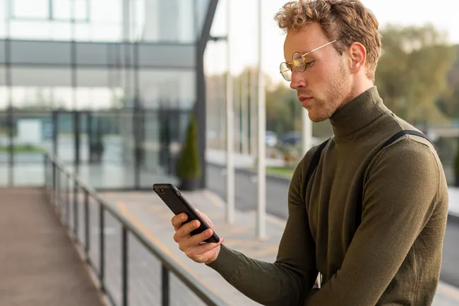 Больше никаких неожиданных расходов: с 1 марта онлайн-сервисам запретят навязывать подписки