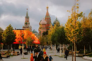 Слишком тепло и много дождей: о какой аномальной погоде осенью предупредили россиян