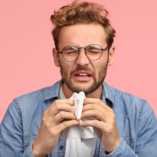 Не только простуда: почему появляется насморк и когда пора показаться врачу