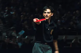 «Это стремительный аттракцион, пронизанный одержимостью»: Джош Сэфди и Тимоти Шаламе про фильм «Марти Великолепный»