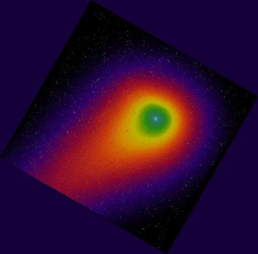 Изображение 3I/ATLAS, полученное 7 января 2026 года космическим телескопом «Хаббл» и обработанное с помощью градиентного фильтра вращения Ларсона-Секанины (внизу)