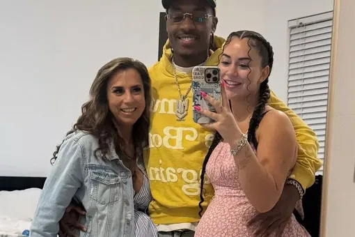 Модель OnlyFans и ее мать в шутку забеременели от одного мужчины: поклонники в ужасе